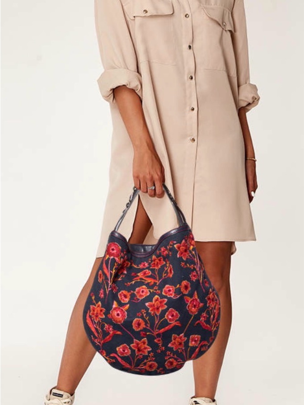 Gucci Navy Blue/Red Floral Embroidered Canvas And Leather Wave Hobo - Picture 2 of 7